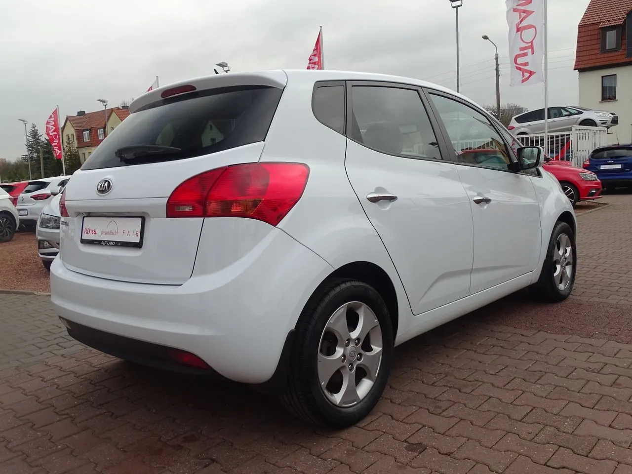 Kia Venga 1.6 CVVT Dream Team...  Image 4