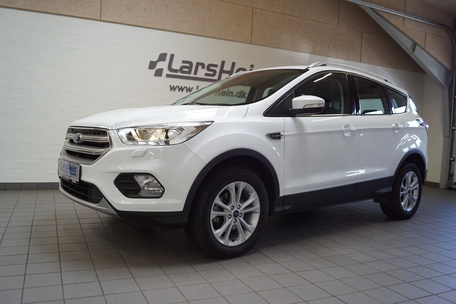 Ford Kuga 1,5 SCTi 150 Titanium 5d Image 2