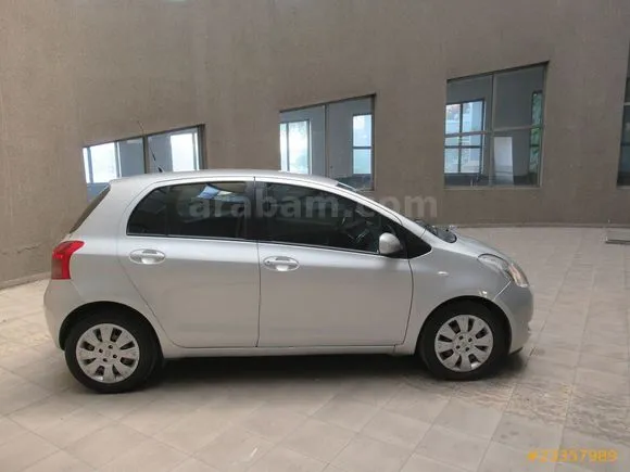 Toyota Yaris 1.3 Sol Image 3